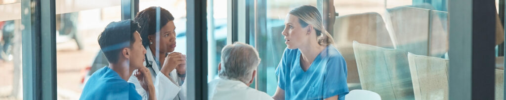 Cómo se conecta el protocolo con seguros defensa jurídica y protección personal